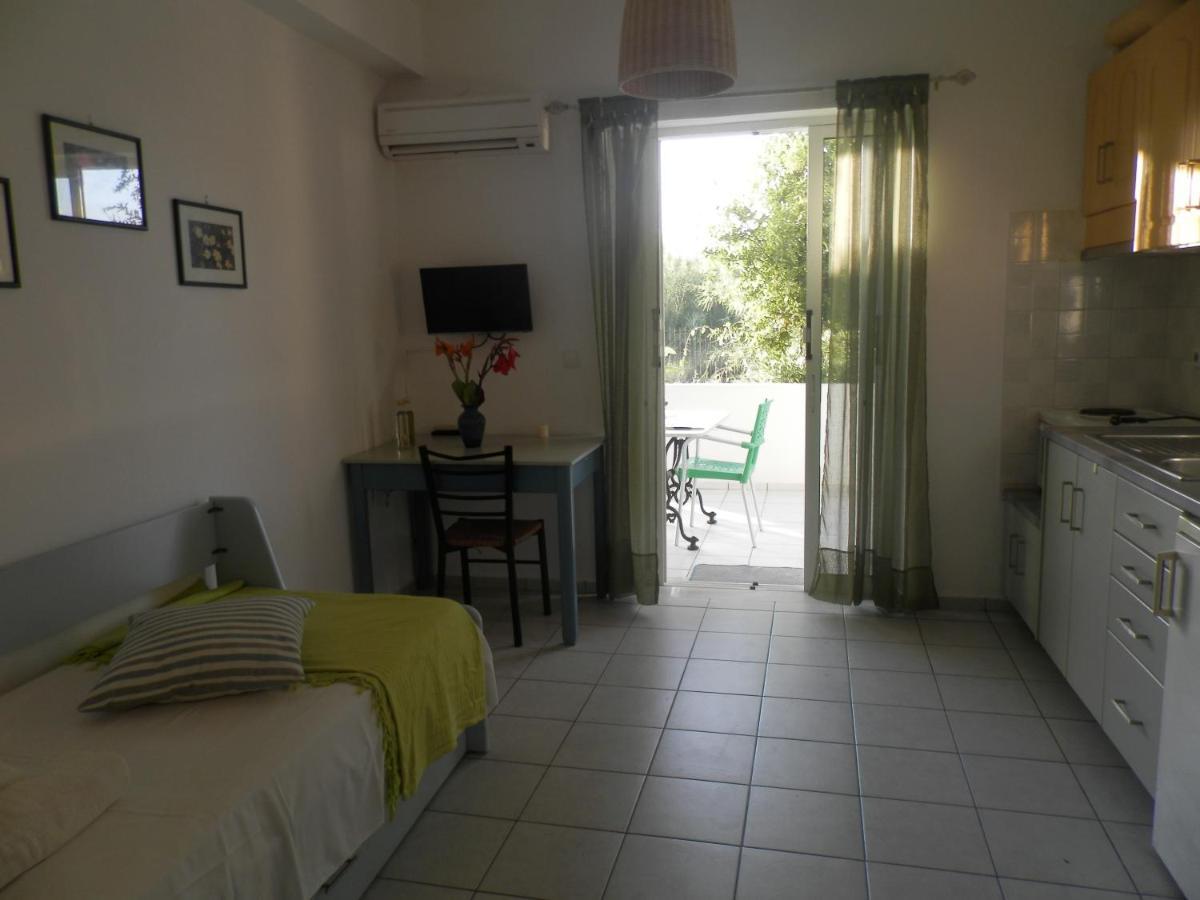 Silvi Mari Apartments بلاتانيز المظهر الخارجي الصورة
